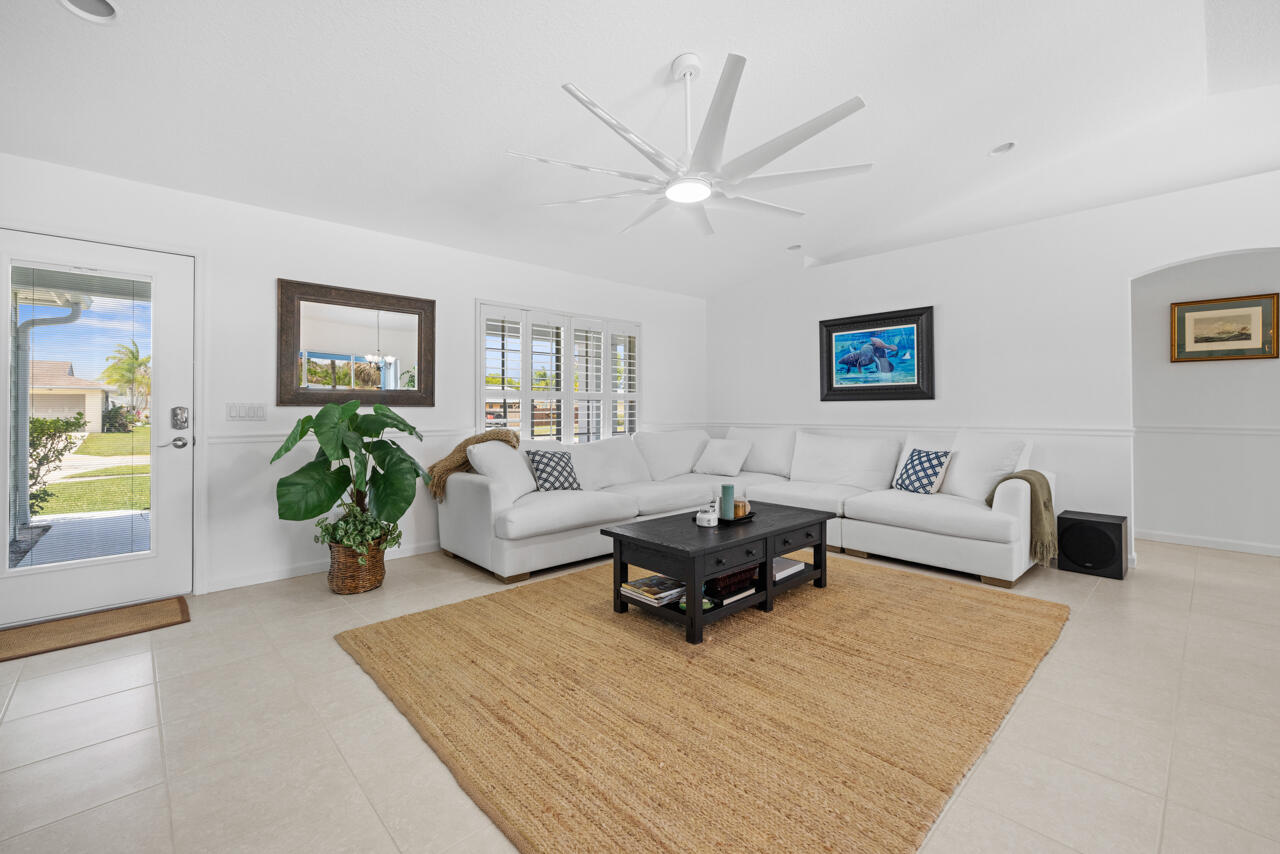 5064 Southeast Horseshoe Point Road Stuart, FL 34997 - Photo 3 of 38 5064 SE Horseshoe Pt-019