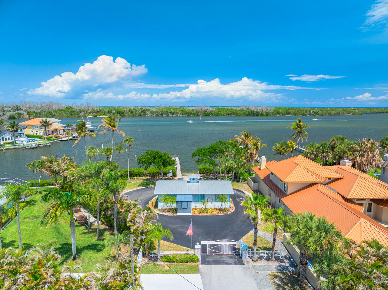 5064 Southeast Horseshoe Point Road Stuart, FL 34997 - Photo 37 of 38 5064 SE Horseshoe Pt-062