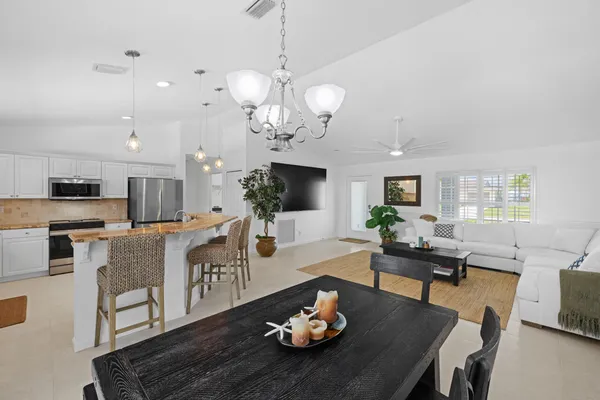 $825,000 | 5064 Southeast Horseshoe Point Road, Stuart, FL 34997