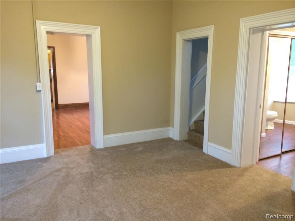 923 Jones Street Howell, MI 48843 - Photo 9 of 27 8 living room 3 (Medium).jpg