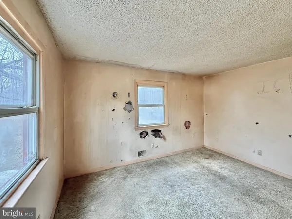 $299,000 | 96 Mac Donald Avenue, Milmay, NJ 08340