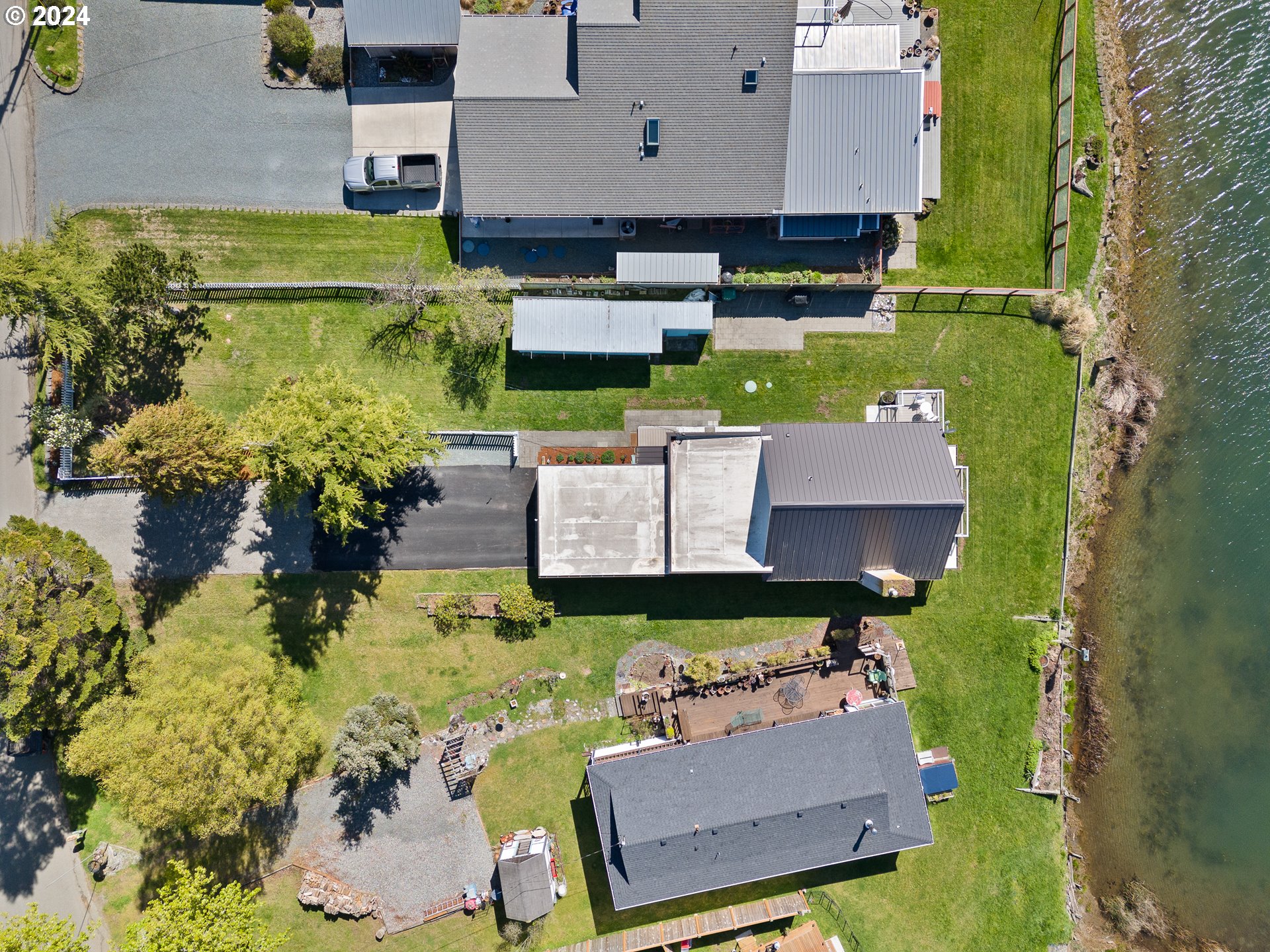 3566 Shell Street Greenbank, WA 98253 - Photo 34 of 37 Gallery Image 34