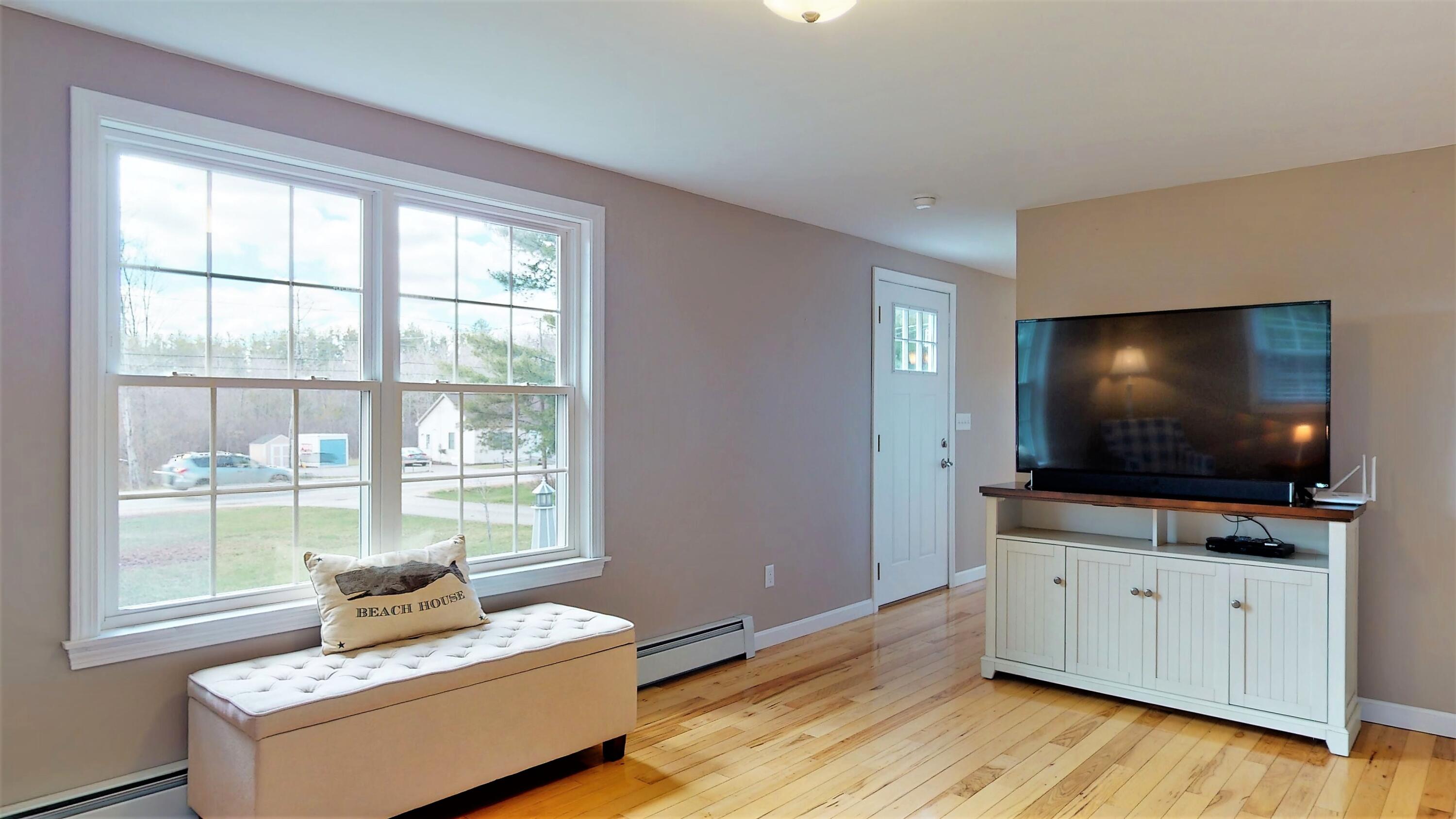 139 Holmes Road Scarborough, ME 04074 - Photo 22 of 54 Living Room