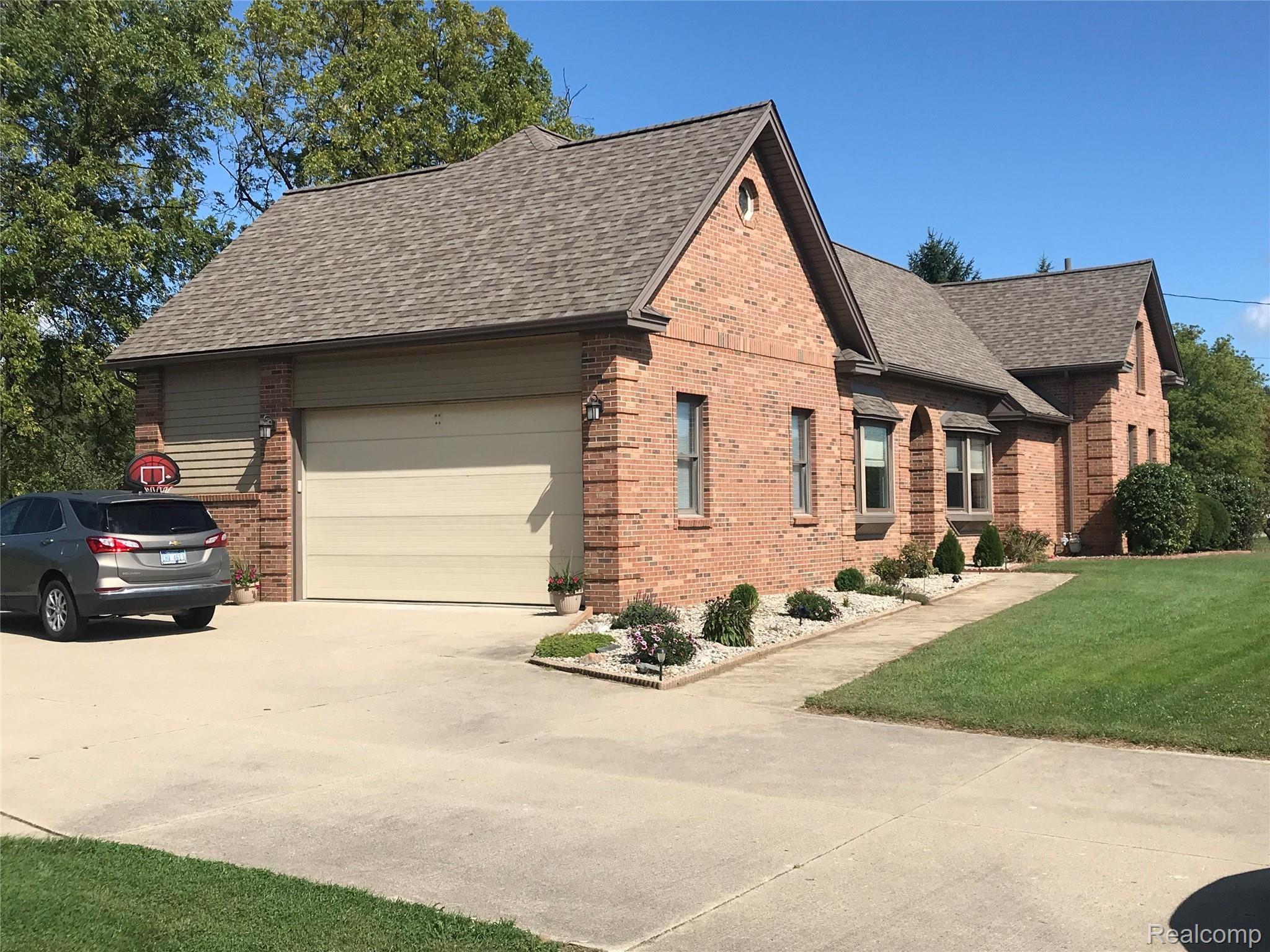 2232 Lasalle Road Monroe, MI 48162 - Photo 2 of 48 IMG_9454.JPG