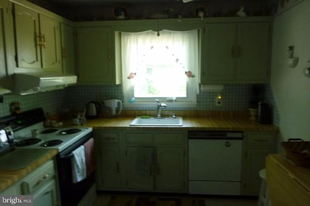 5 Walnut Road Manahawkin, NJ 08050 - Photo 12 of 27