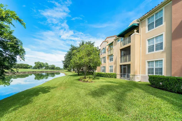 $5,200 | 11740 St Andrews Place, Unit 308, Wellington, FL 33414