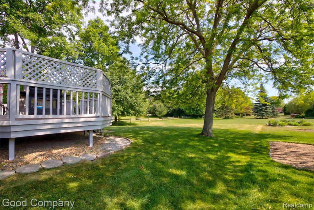 864 Preswick Court Rochester Hills, MI 48307 - Photo 40 of 47