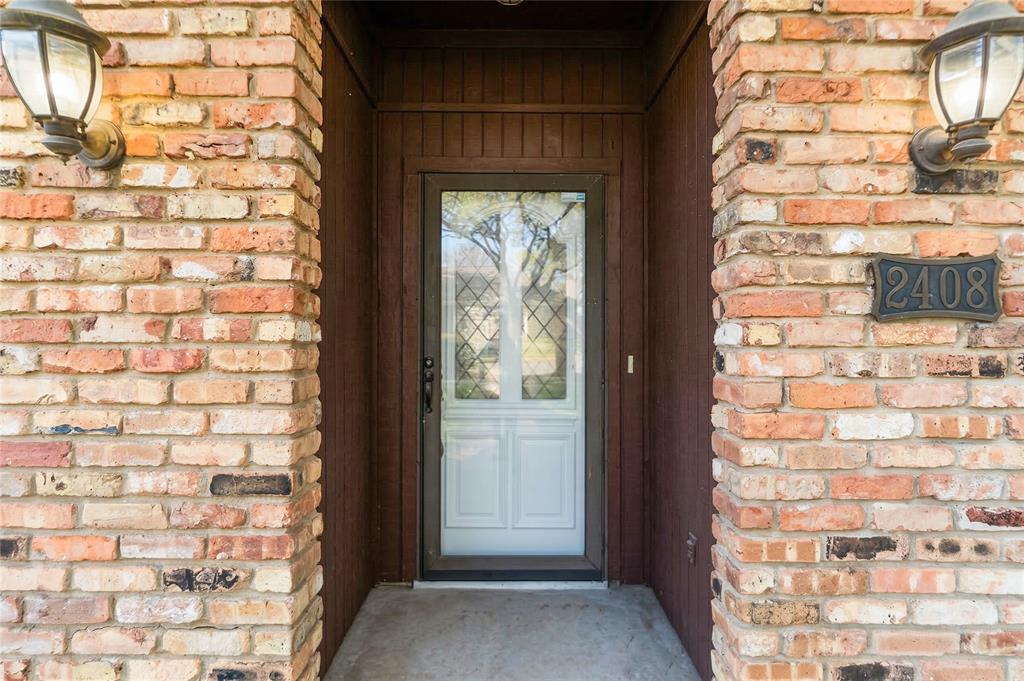 2408 Castle Street Irving, TX 75038 - Photo 3 of 33