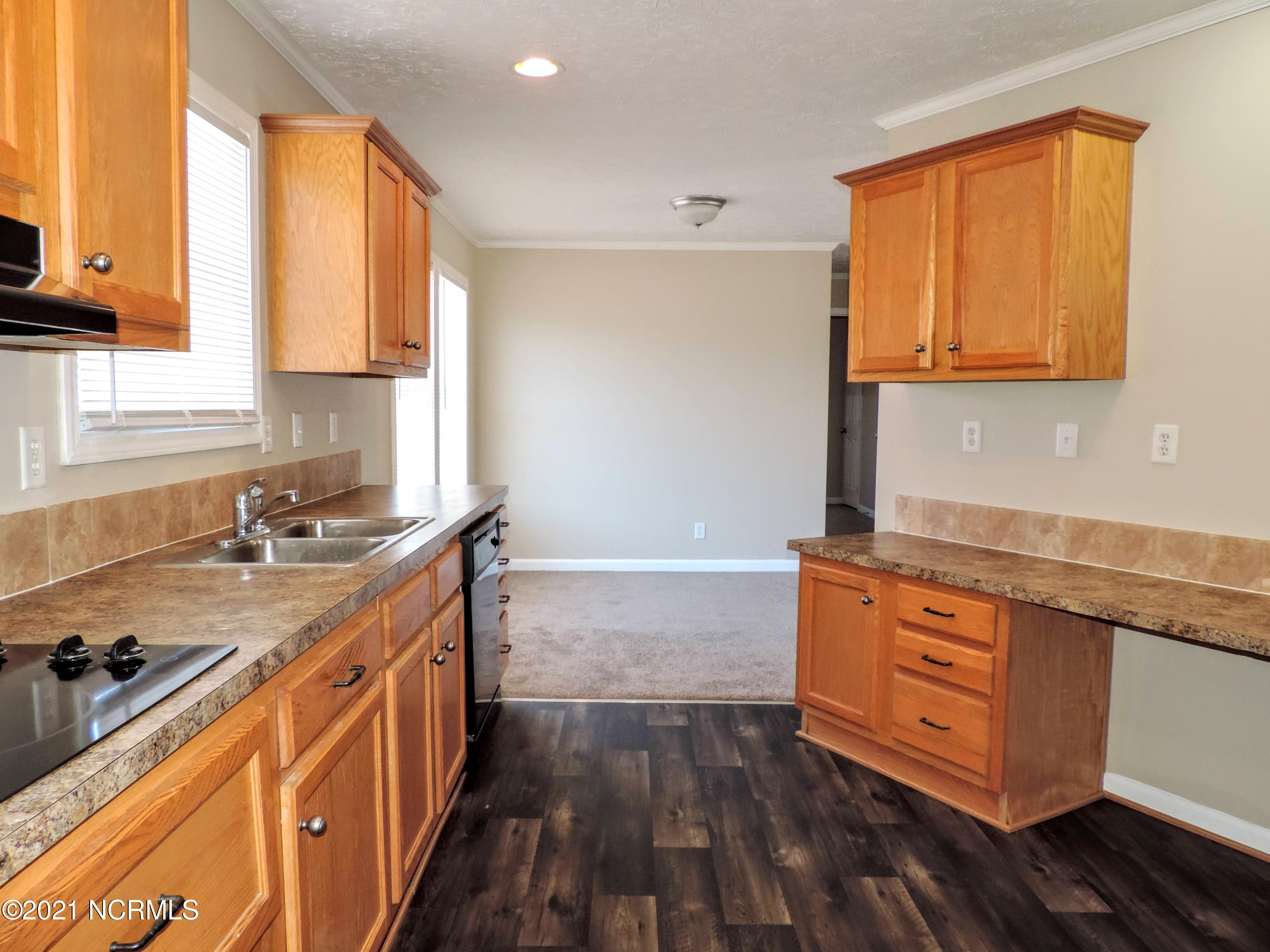 1686 Honeycutt Road Clinton, NC 28328 - Photo 16 of 33 DSCN5587