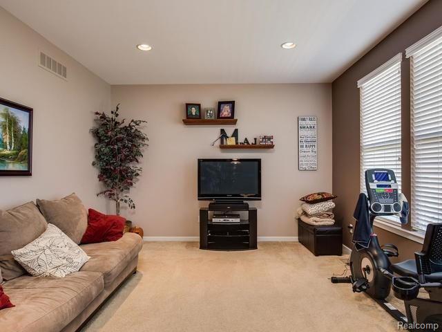 47452 Gloede Road Macomb, MI 48044 - Photo 20 of 24 47452 Gloede Rd Macomb MI-MLS_Size-011-14-47452 Gloede Rd011FULL-640x480-72dpi.jpg