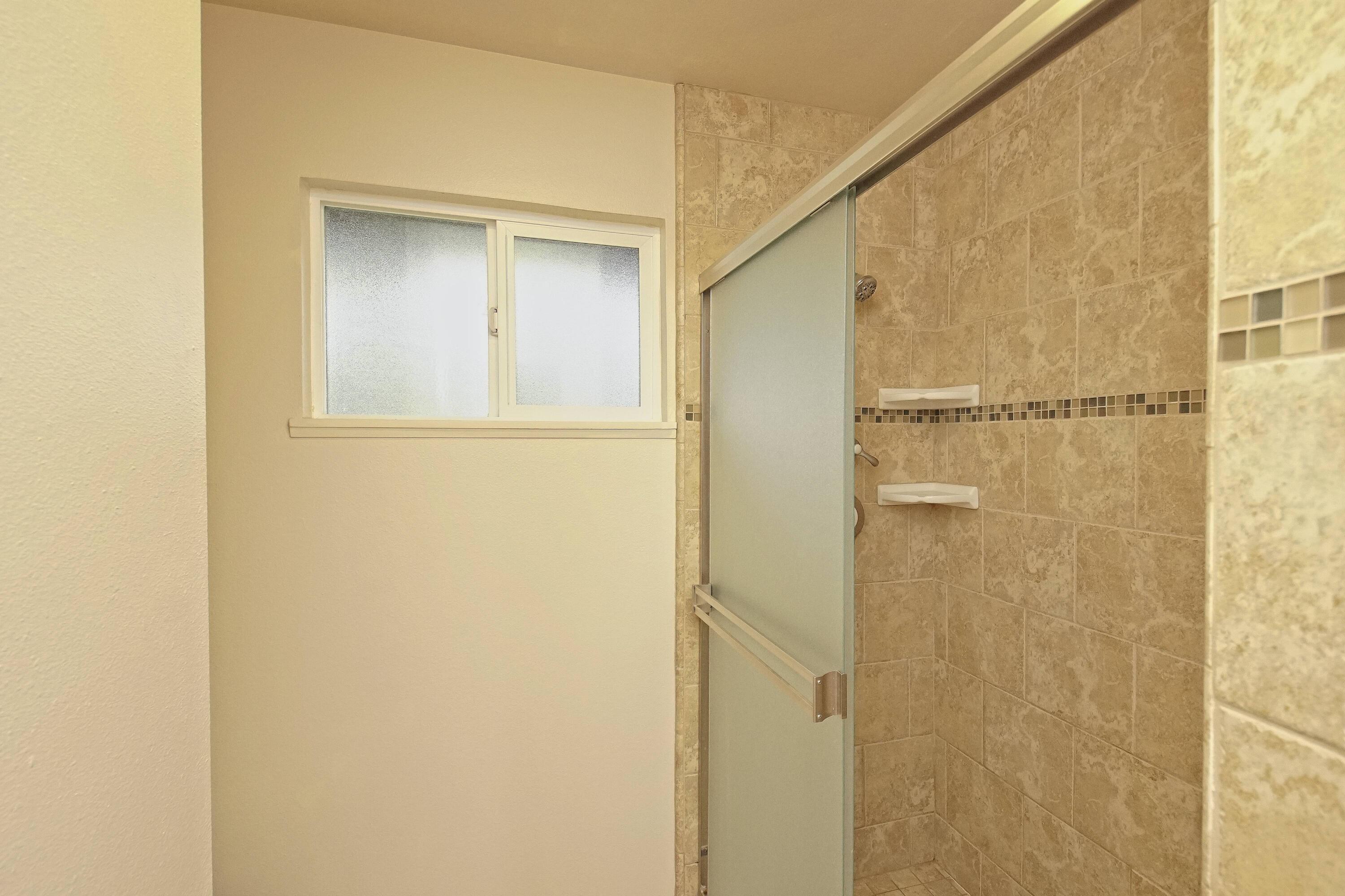 8440 Redbank Road Redding, CA 96001 - Photo 33 of 49 a bathroom with a shower