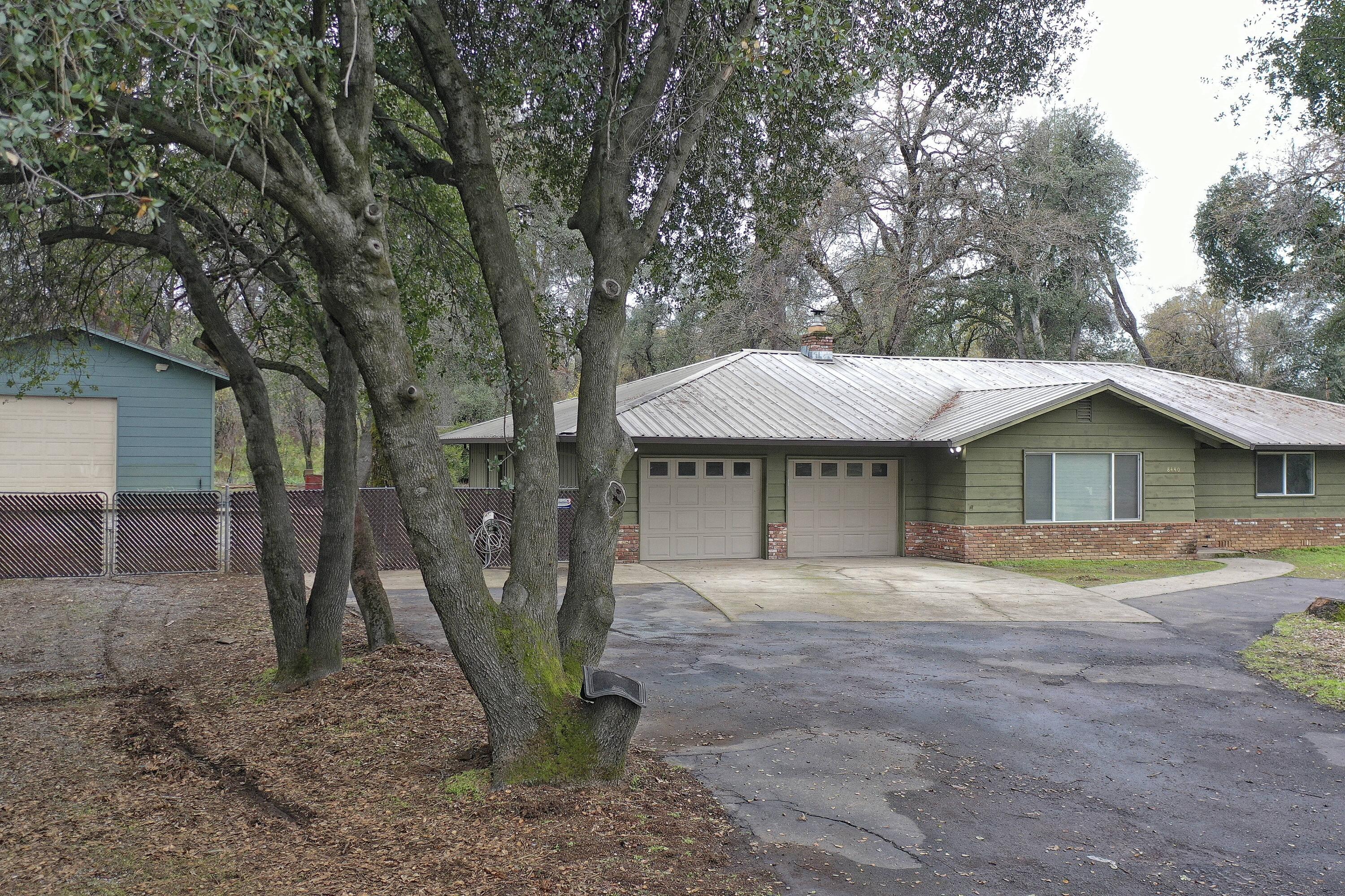 8440 Redbank Road Redding, CA 96001 - Photo 6 of 49 a house with a outdoor space
