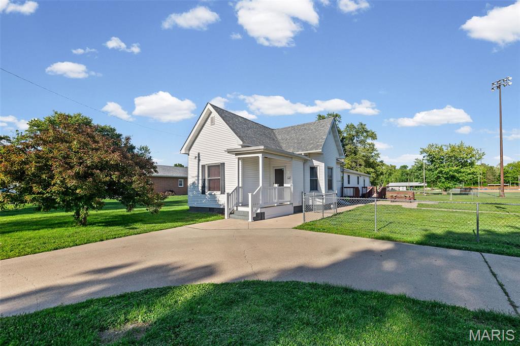 116 South 6th Street New Douglas, IL 62074 - Photo 2 of 45