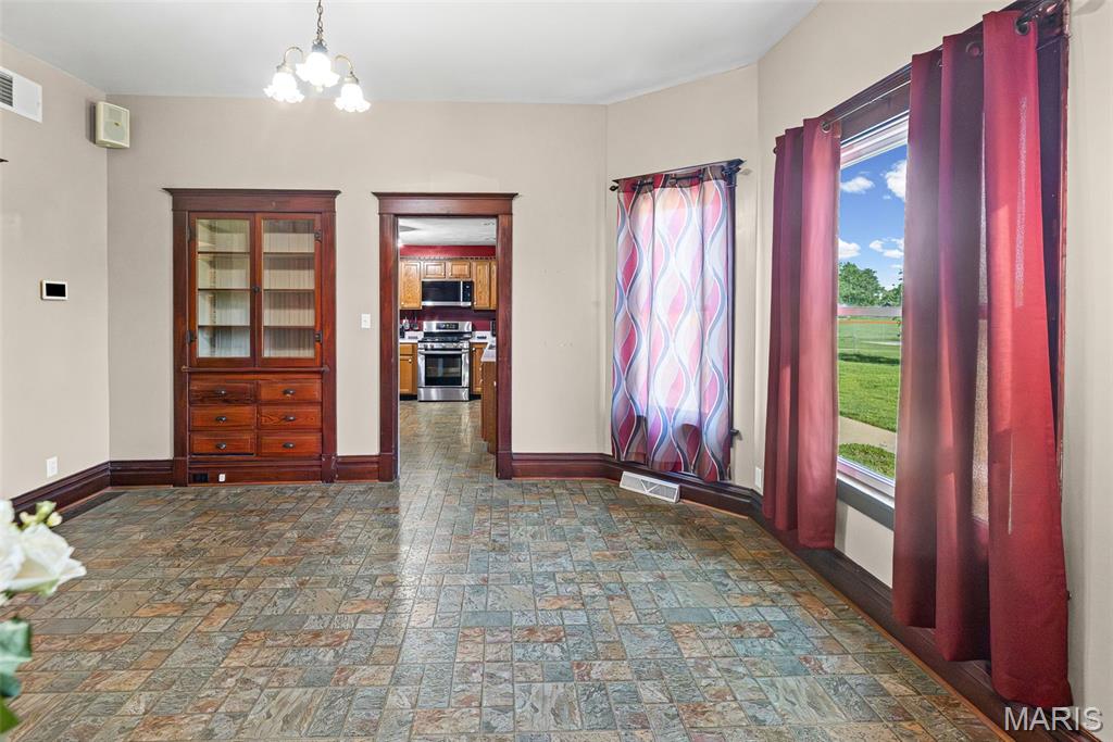 116 South 6th Street New Douglas, IL 62074 - Photo 5 of 45
