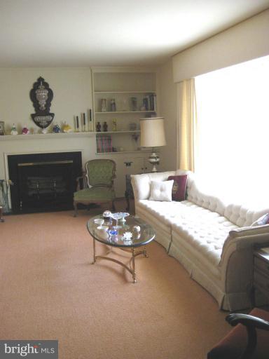 1013 Green Acre Road Towson, MD 21286 - Photo 9 of 12 Living Room