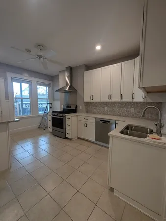 $2,900 | 22 Auburn Street, Unit 2, Malden, MA 02148