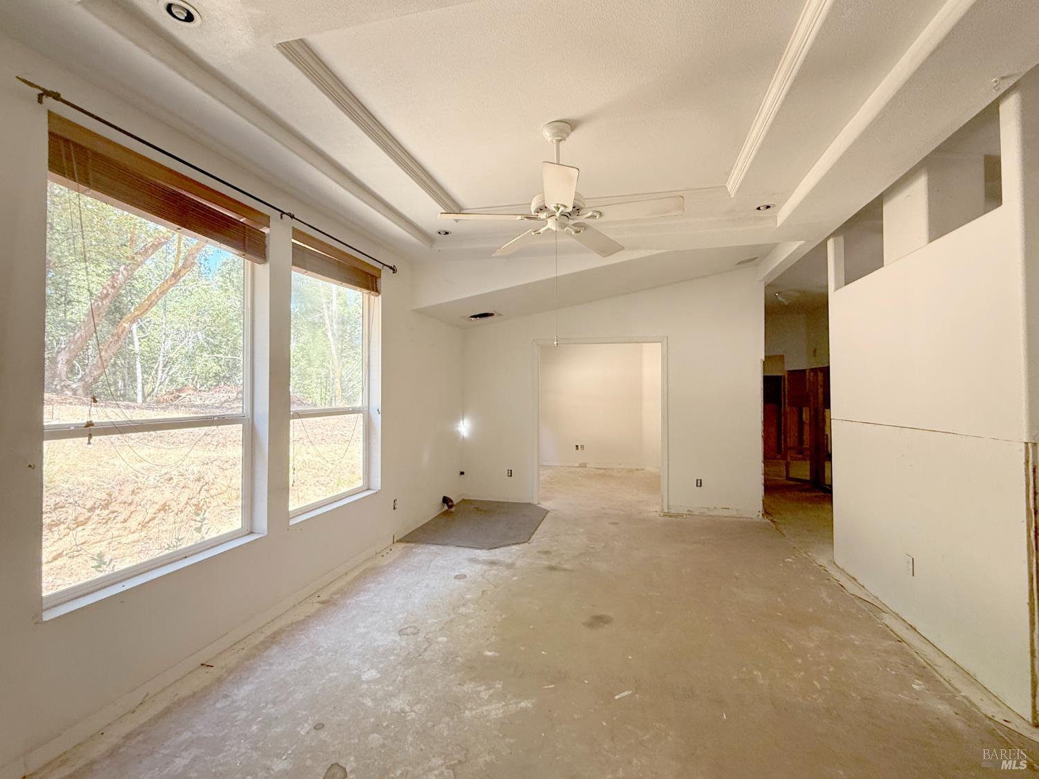 24259 Lilac Road Willits, CA 95490 - Photo 4 of 17 Gallery Image 4