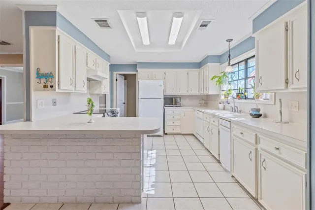 $299,500 | 913 Dogwood Drive, Lake Charles, LA 70611