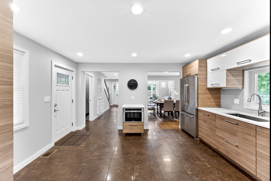 142 Edinboro Street, Unit 142 Newton, MA 02460 - Photo 7 of 40