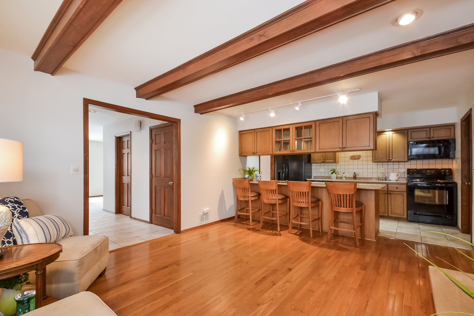 819 Suffield Square Lincolnshire, IL 60069 - Photo 4 of 26
