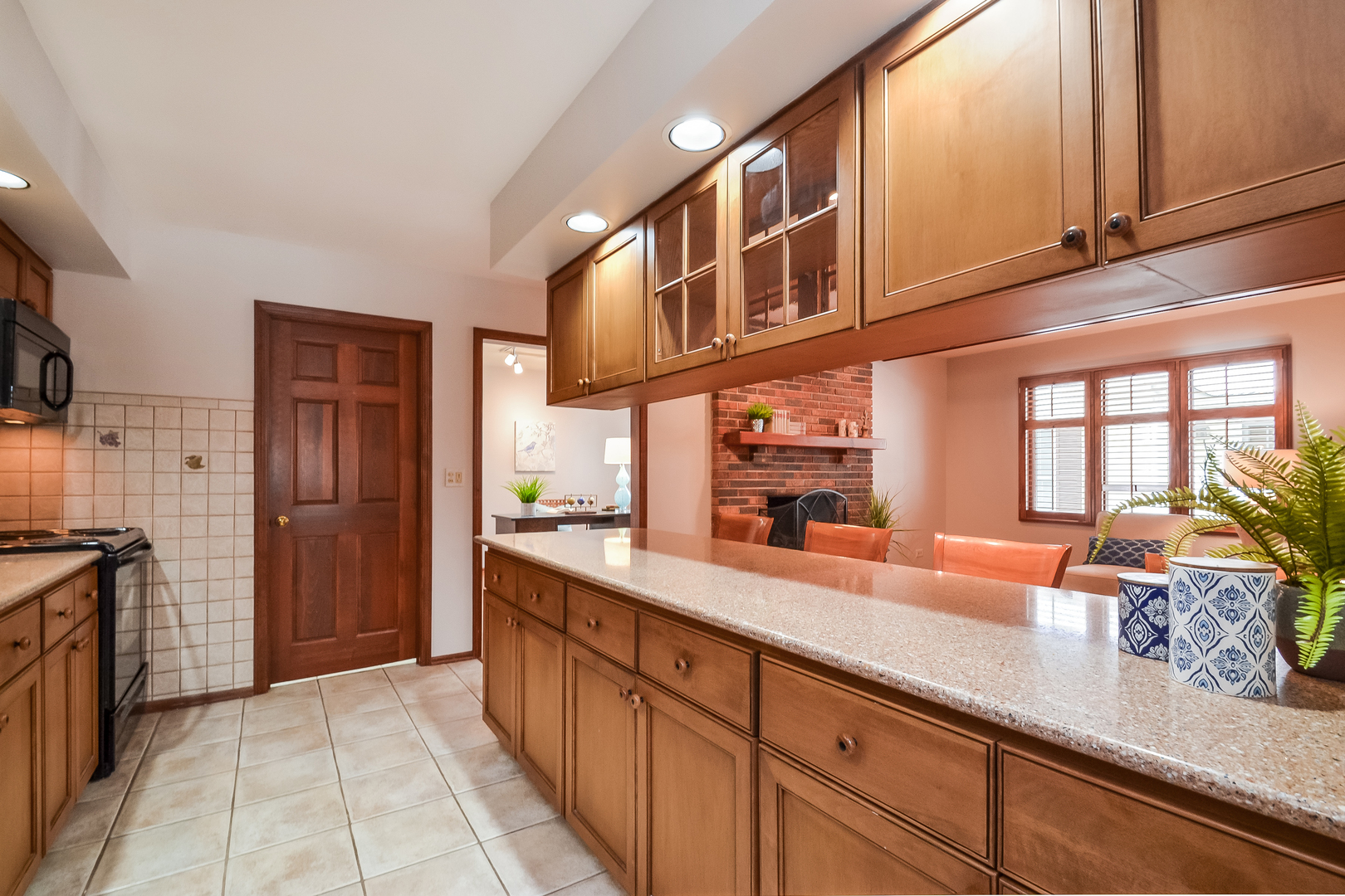 819 Suffield Square Lincolnshire, IL 60069 - Photo 5 of 26