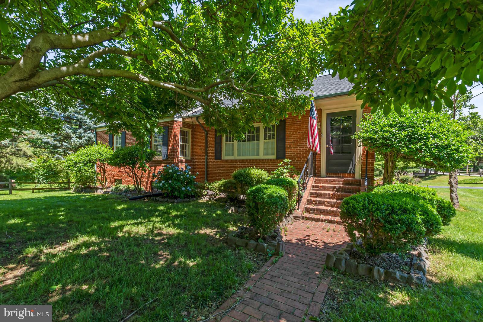 5825 Telegraph Road Alexandria, VA 22310 - Photo 8 of 37 Front of house