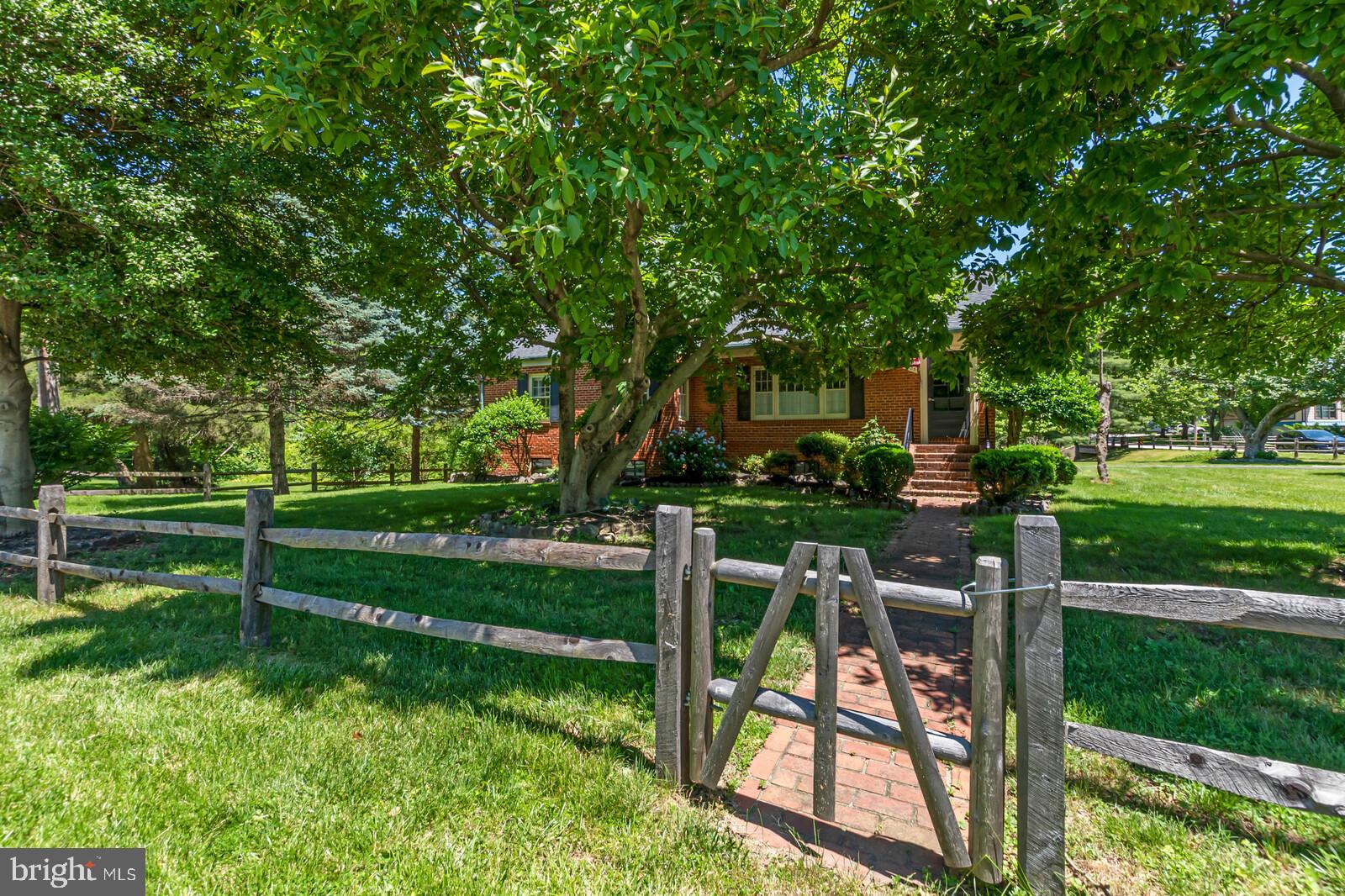 5825 Telegraph Road Alexandria, VA 22310 - Photo 9 of 37 View of house from front