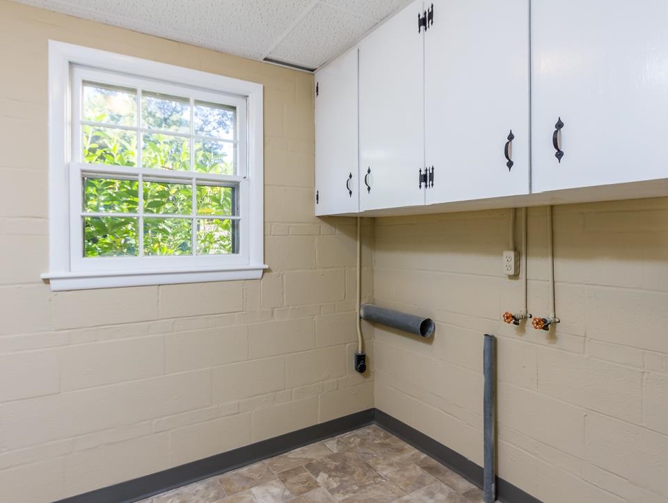 303 West Cornwall Road Cary, NC 27511 - Photo 19 of 22 a view of room with window