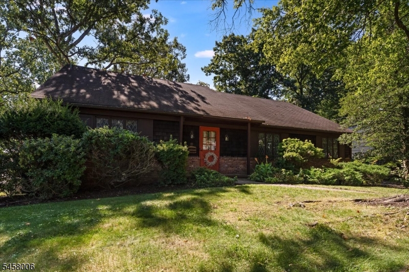 18 Tree Top Drive Springfield, NJ 07081 - Photo 1 of 16 Gallery Image 1