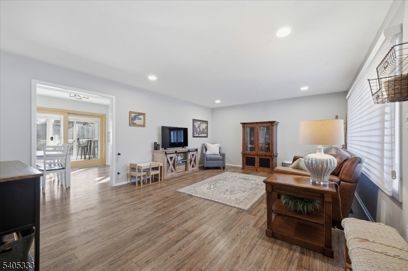 3 Cypress Road Somerset, NJ 08873 - Photo 4 of 33