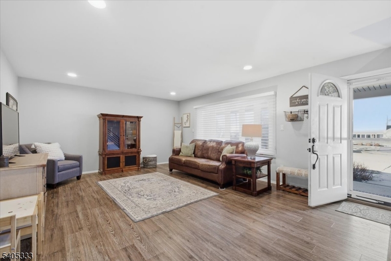 3 Cypress Road Somerset, NJ 08873 - Photo 5 of 33