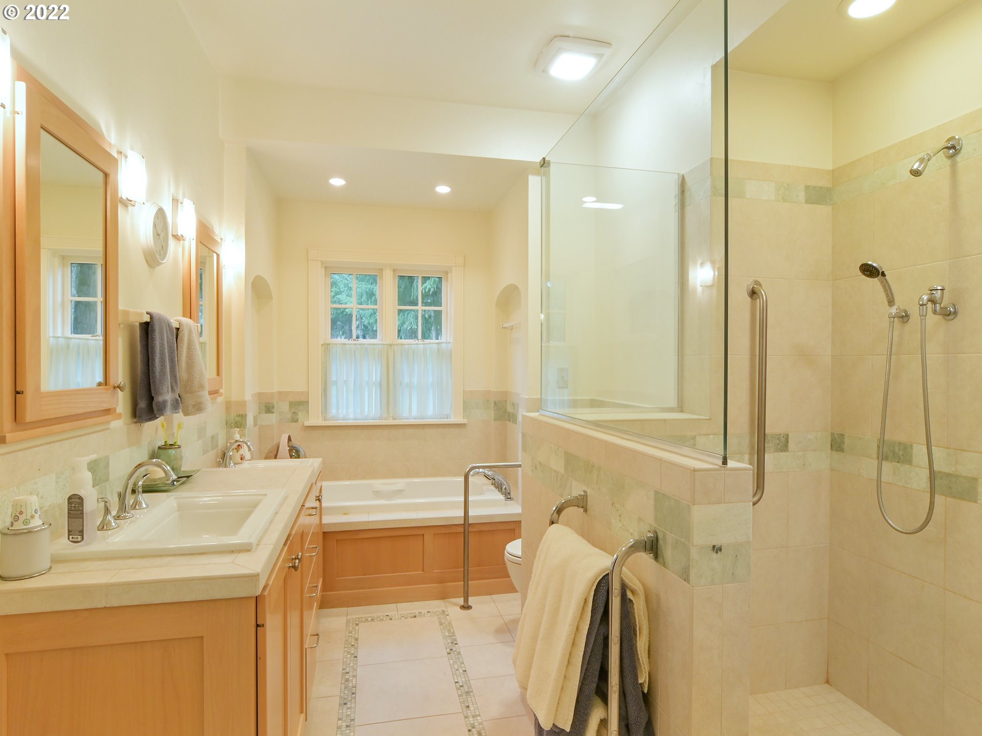 1205 North River Road Cottage Grove, OR 97424 - Photo 15 of 32 Gallery Image 15