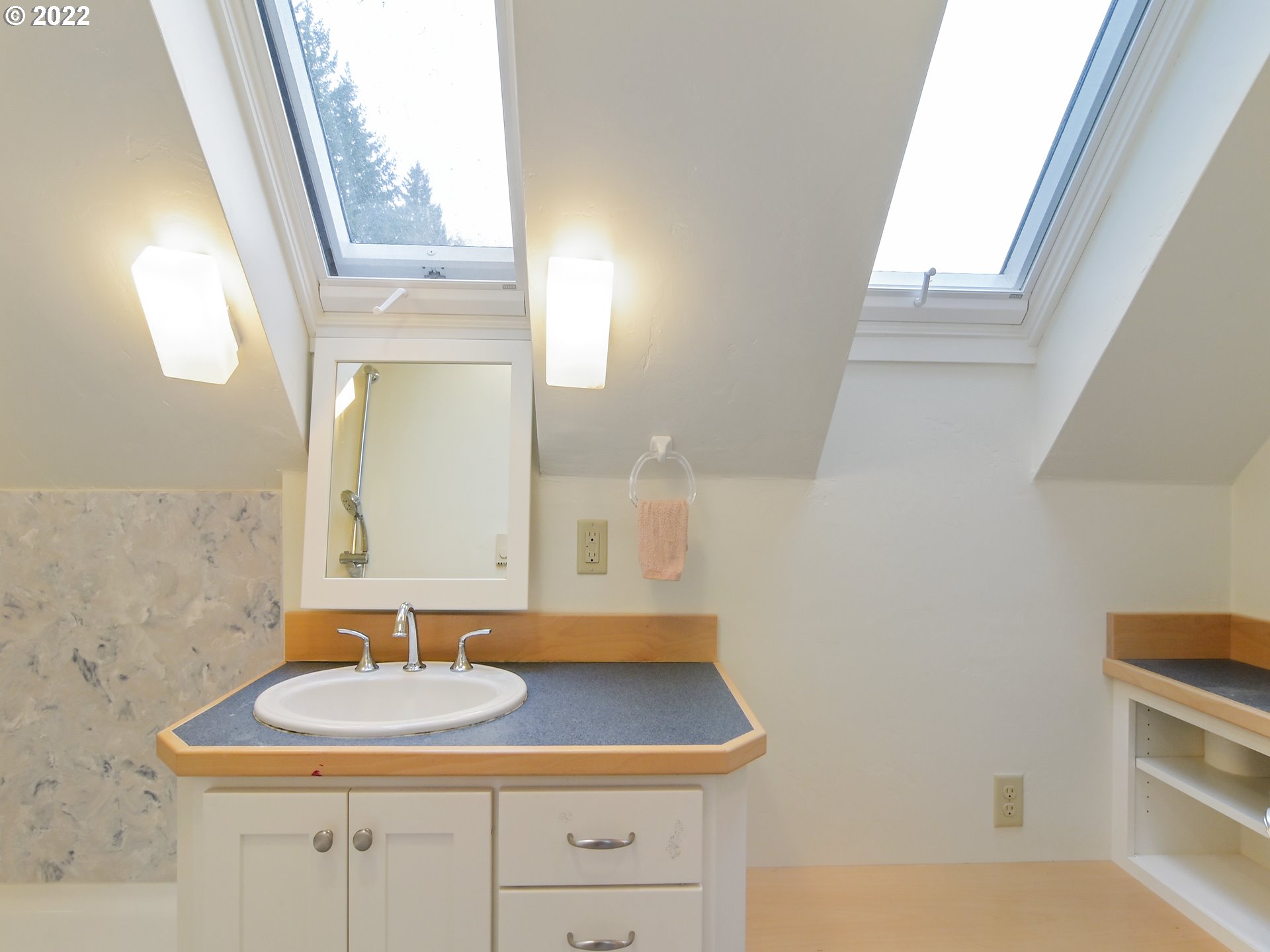 1205 North River Road Cottage Grove, OR 97424 - Photo 25 of 32 Gallery Image 25
