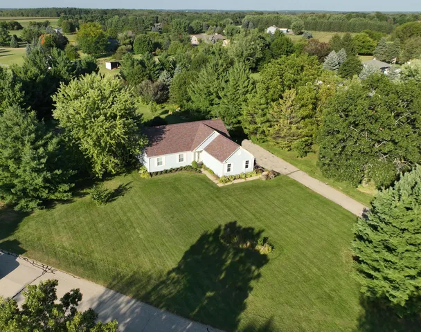 $550,000 | W5074 Hawk Road, La Grange, WI 53121