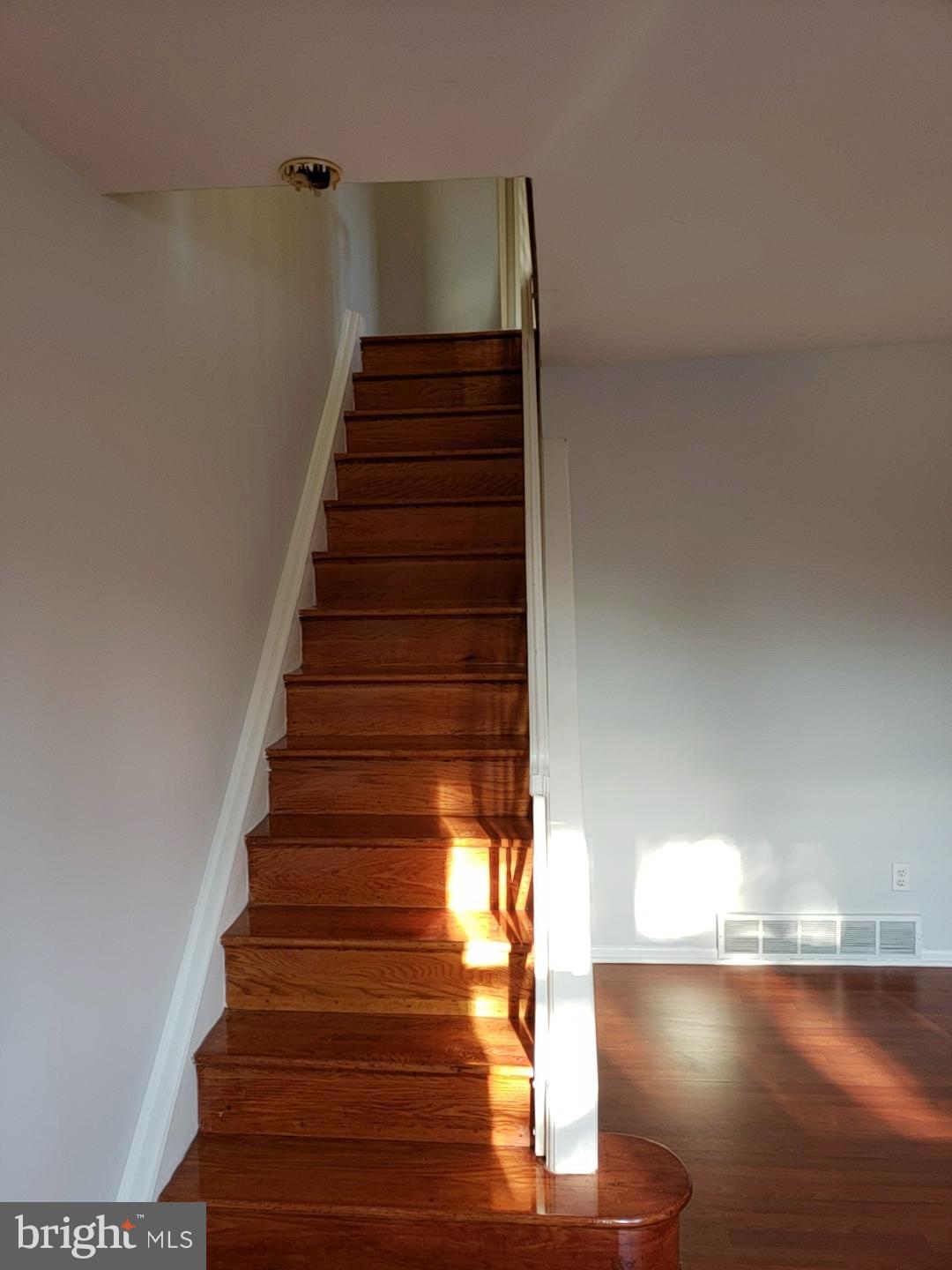 10919 Lockart Road Philadelphia, PA 19116 - Photo 11 of 40 Gallery Image 11