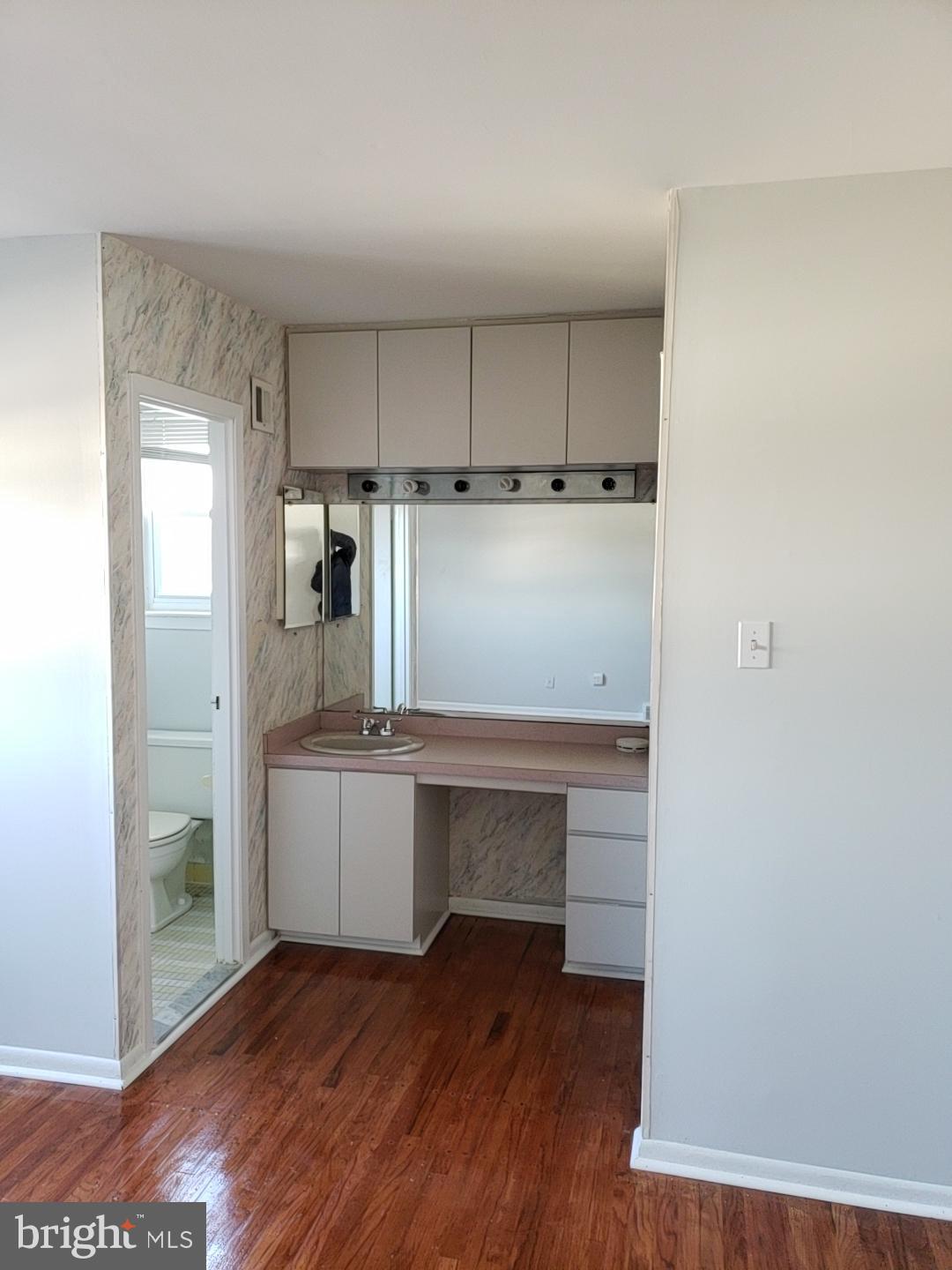 10919 Lockart Road Philadelphia, PA 19116 - Photo 13 of 40 Master Bath