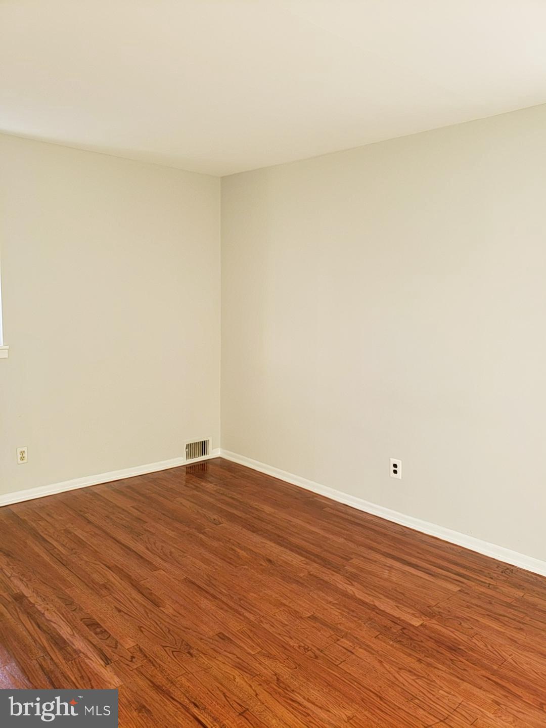 10919 Lockart Road Philadelphia, PA 19116 - Photo 24 of 40 Gallery Image 24