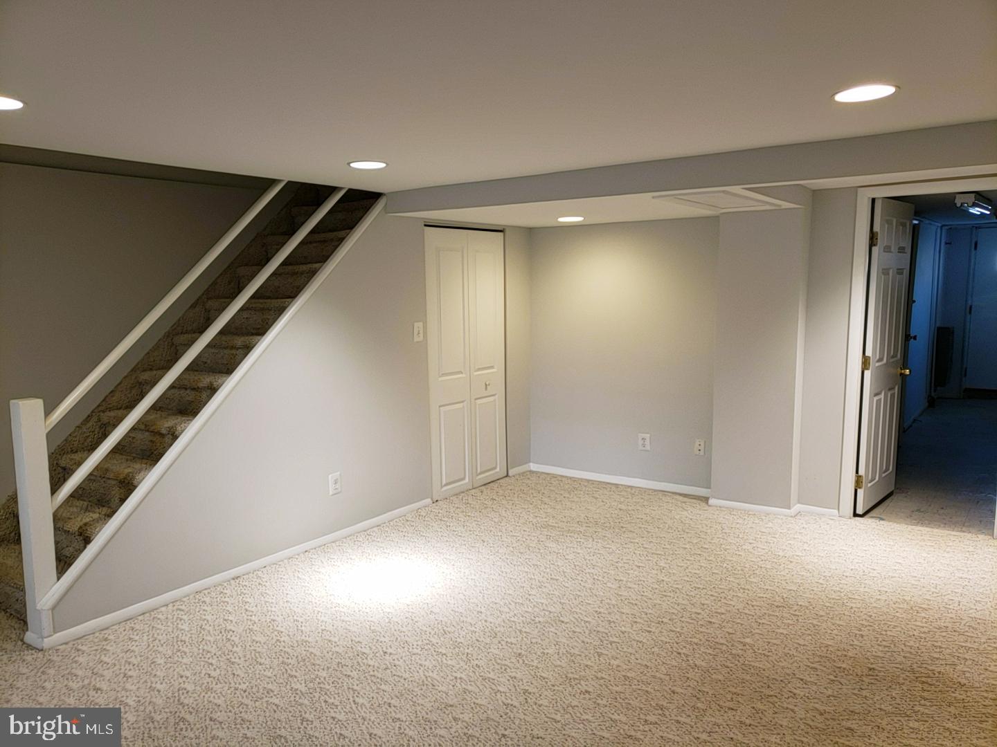 10919 Lockart Road Philadelphia, PA 19116 - Photo 32 of 40 Gallery Image 32