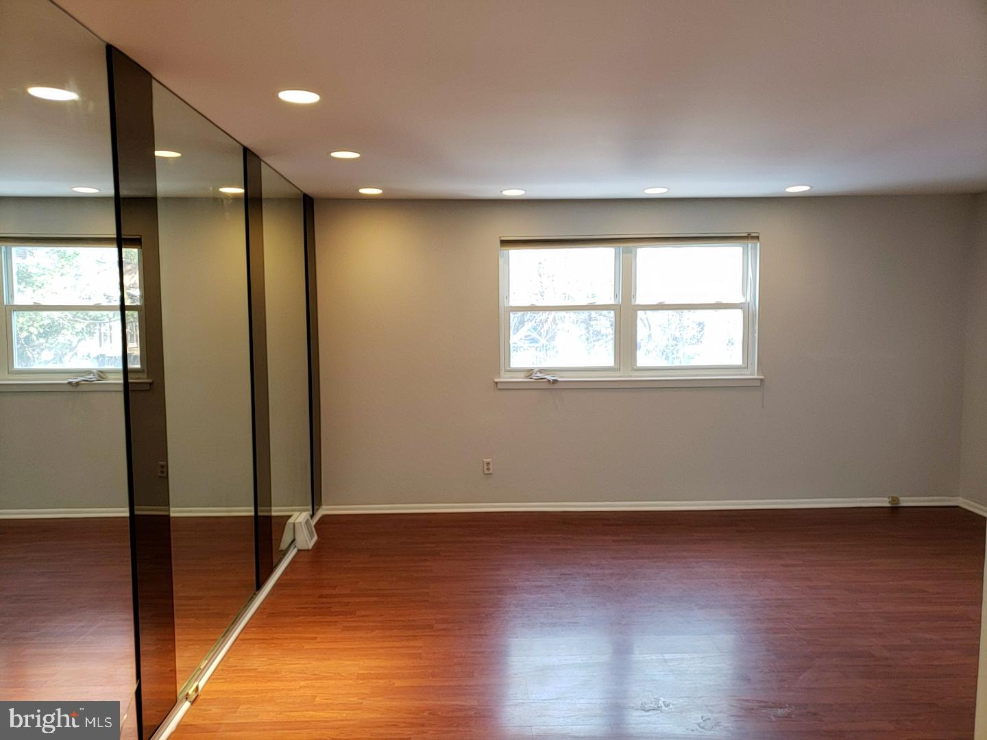 10919 Lockart Road Philadelphia, PA 19116 - Photo 8 of 40 Gallery Image 8