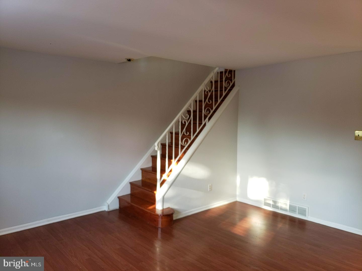 10919 Lockart Road Philadelphia, PA 19116 - Photo 10 of 40 Gallery Image 10