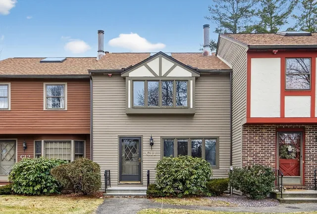 $2,500 | 11 Scotty Hollow Drive, Unit C, Chelmsford, MA 01863