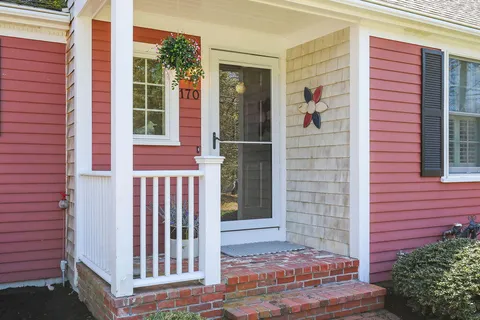 $1,150,000 | 170 Sturbridge Drive, Osterville, MA 02655