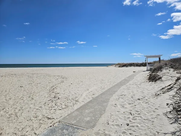 $1,150,000 | 170 Sturbridge Drive, Osterville, MA 02655