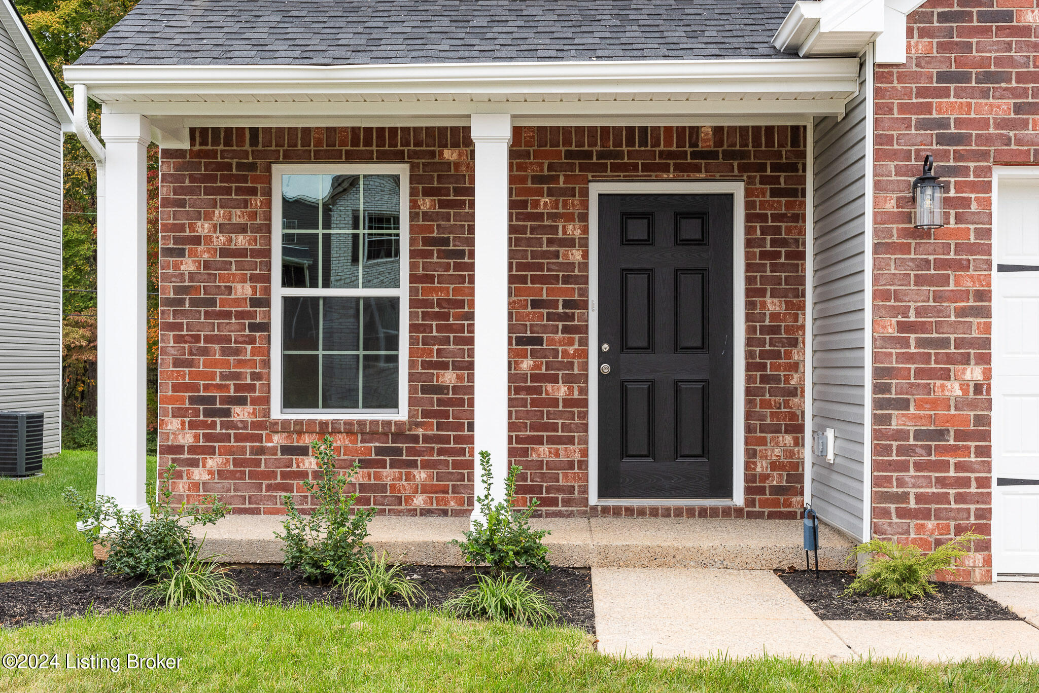 8430 Gateway Run Road Louisville, KY 40229 - Photo 4 of 42 8430 Gateway Run Rd-4