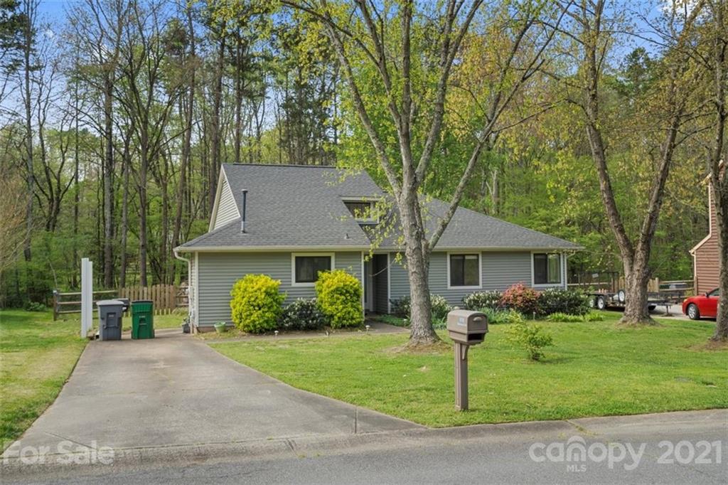 8508 Rittenhouse Circle Charlotte, NC 28270 - Photo 2 of 44 front view of a house with a yard