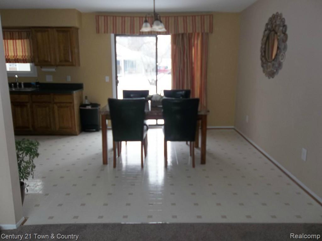 752 Hidden Ridge Drive Troy, MI 48083 - Photo 9 of 49 100_0889.jpg