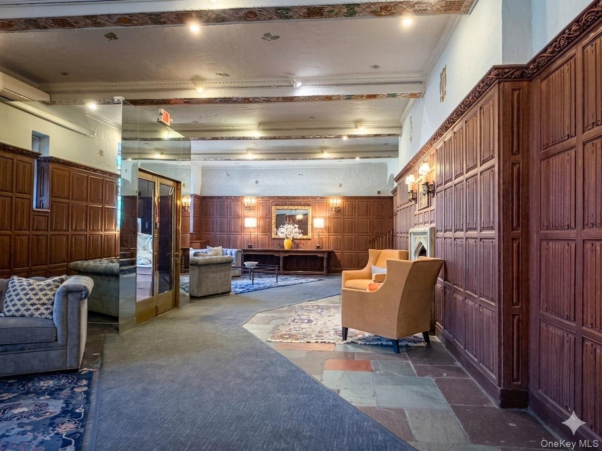 4 Maple Drive, Unit 5L Great Neck, NY 11021 - Photo 2 of 11