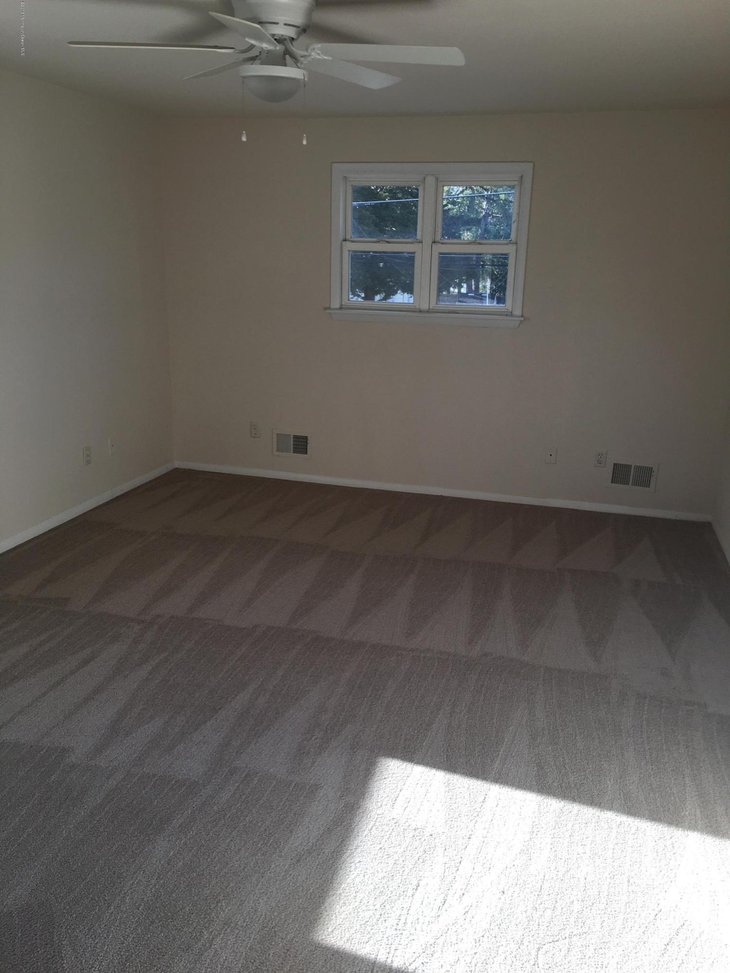33 Heather Road Toms River, NJ 08753 - Photo 10 of 14 Photo Nov 22, 2 05 15 PM
