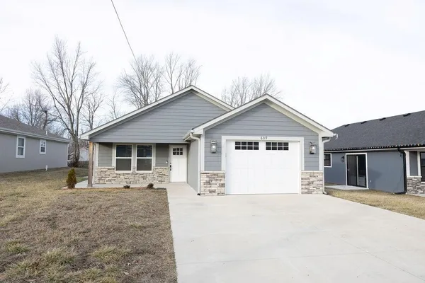 $300,000 | 609 West Dryden Street, Odessa, MO 64076