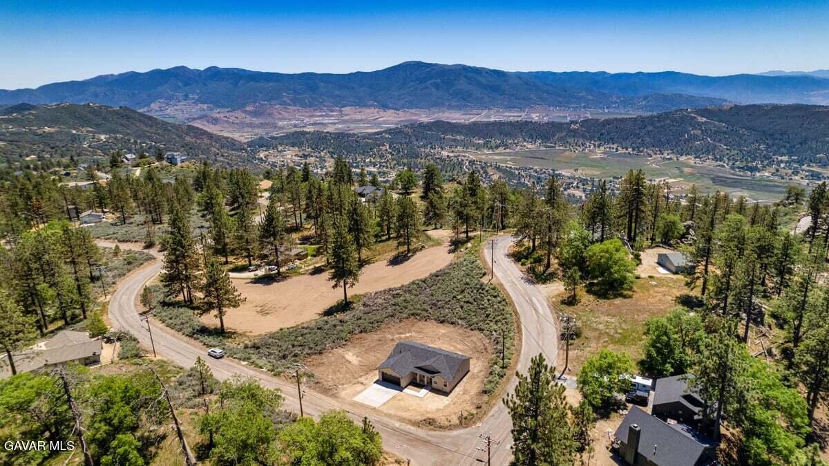 27400 Stirrup Way Tehachapi, CA 93561 - Photo 2 of 12 e3DJI_0068